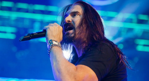 O vocalista James LaBrie cuidou bem da voz durante o show do Dream Theater e ela durou até o fim