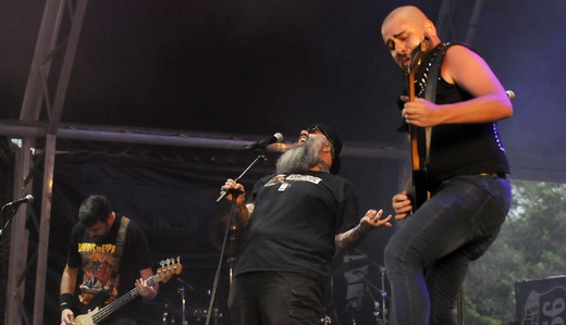 Zumbis do Espaço prestes a completar 20 anos: o baixista Gargoyle, Tor e o guitarrista Manialcöol